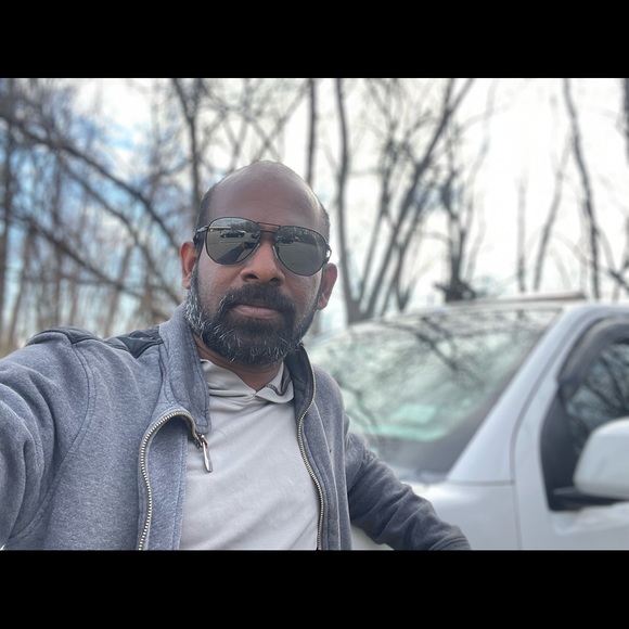 Sanjeewa Fernando - Poshmark Profile Picture of Sanjeewa Fernando (@sanjeewaf) on Poshmark