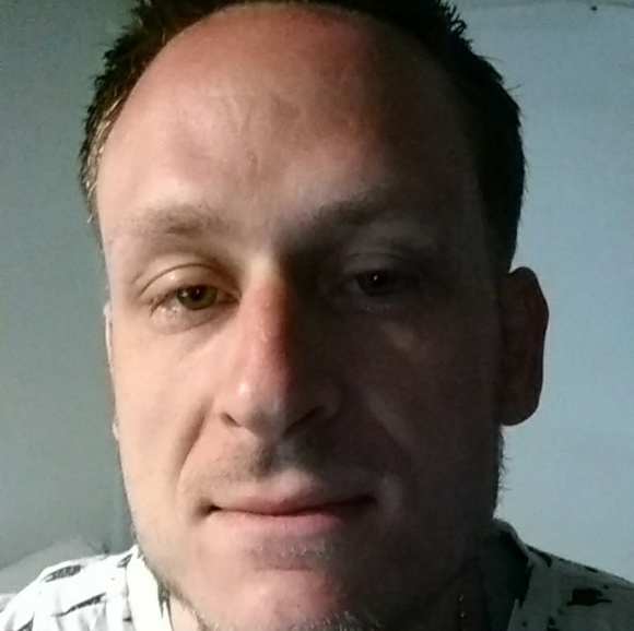 Profile Picture of Christopher Eckstein (@ceck7) on Poshmark