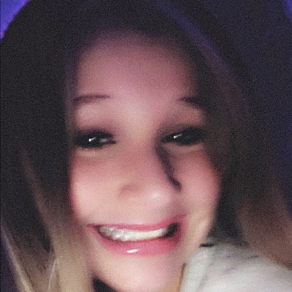 Emma Liberatore - Poshmark Profile Picture of Emma Liberatore (@emmalibb) on Poshmark