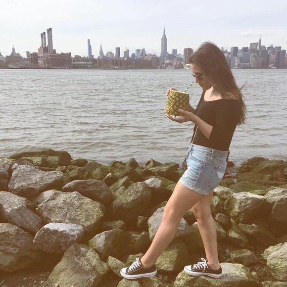 Profile Picture of Danielle Fluker (@daniellefluker) on Poshmark