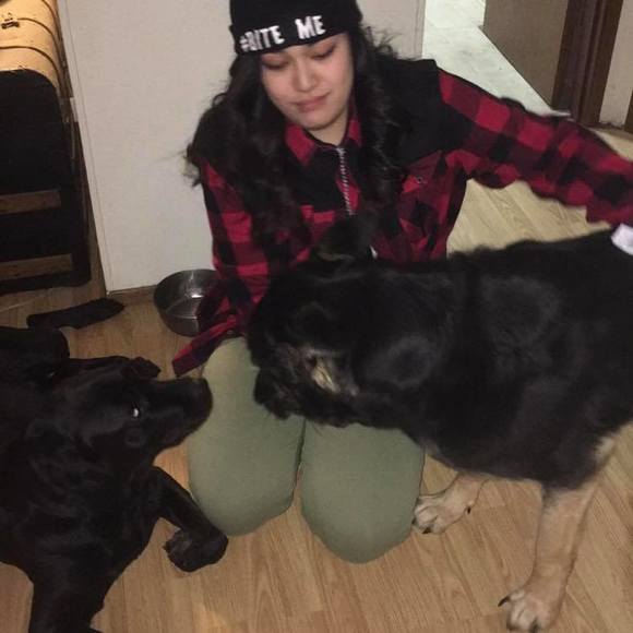 Profile Picture of Dianna Tugaga (@diannatugaga) on Poshmark