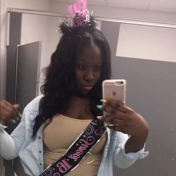 Profile Picture of Tajanique Haggins (@niqueebaby3) on Poshmark