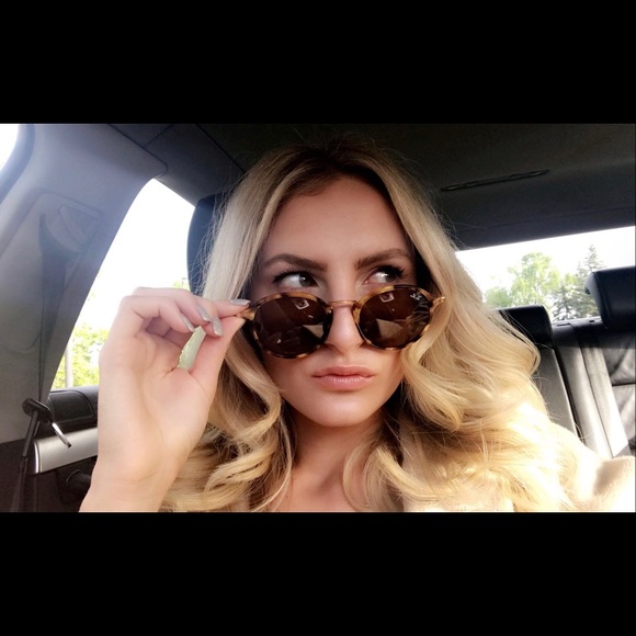 Profile Picture of Cassie Nosal (@cassiecass17) on Poshmark