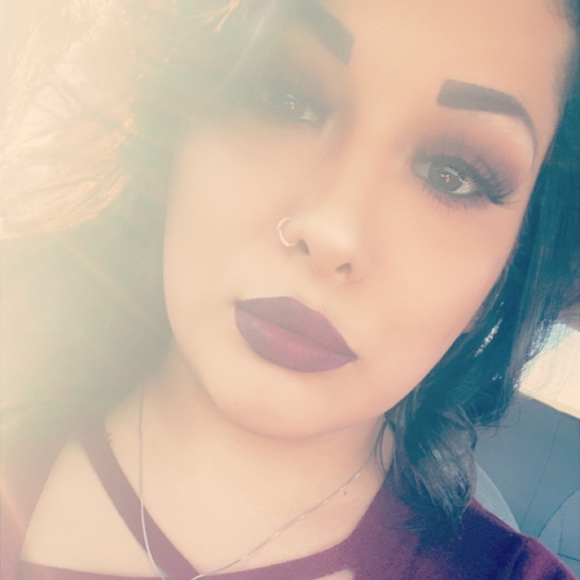 Profile Picture of Johnica Morones (@johnicamorones) on Poshmark