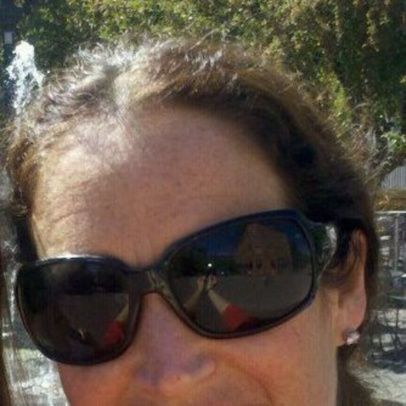 Sarah Strassburger - Poshmark Profile Picture of Sarah Strassburger (@sstrassburger) on Poshmark