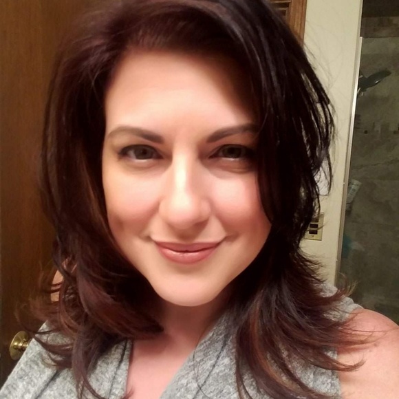 Profile Picture of Jackie Sticklus (@jjsposh302) on Poshmark