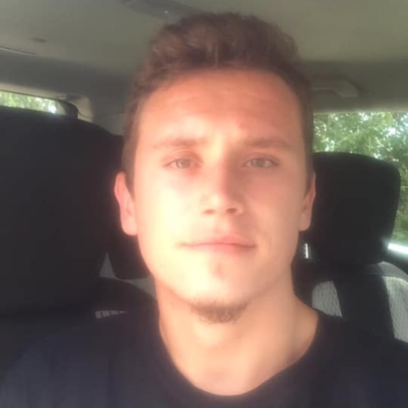 Profile Picture of David Graff (@davidgraff14) on Poshmark
