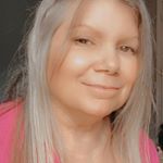 Profile Picture of Cheryl Andrews (@ninepurpleskies) on Instagram