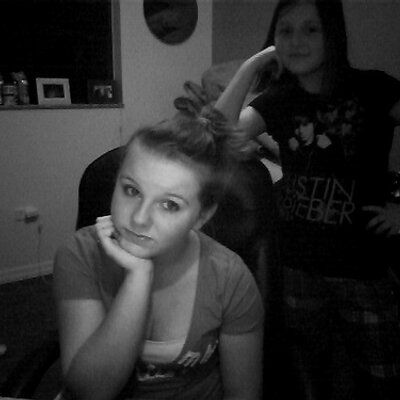 Kristen And Peyton - Twitter Profile Picture of Kristen And Peyton (@Bieberchicks02) on Twitter