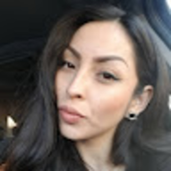 Profile Picture of Mary Esparza (@marywjs13) on Poshmark