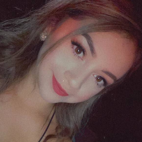 Profile Picture of Jasmine mina Holguin (@jholguin1989) on Poshmark