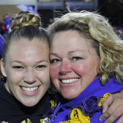 Profile Picture of Rhonda Read (@Bookloverr) on Twitter
