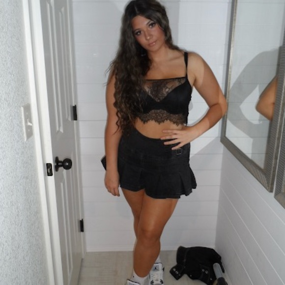 Dannah Matzenbacher - Poshmark Profile Picture of Dannah Matzenbacher (@dannahmatz) on Poshmark