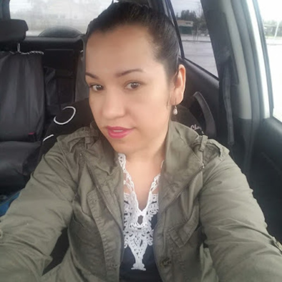 Profile Picture of Ramirez P (@liliar225) on Poshmark