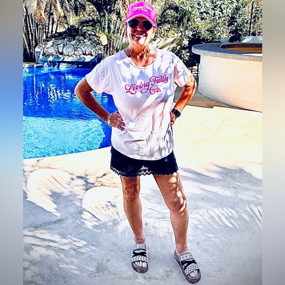 Profile Picture of Patti Schroeder-jones (@schroederjones) on Poshmark