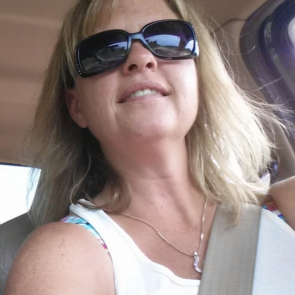 Profile Picture of Heather Opperman (@hopperman) on Poshmark