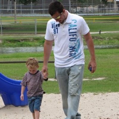 Profile Picture of Alex Schubert Jr (@ellessyoo17) on Twitter