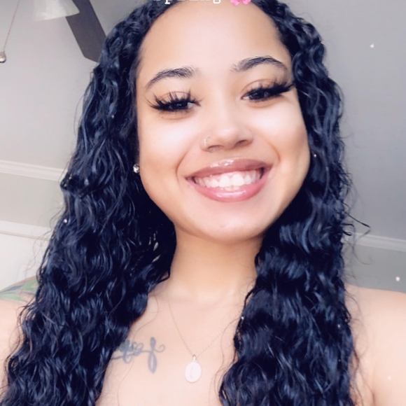 Profile Picture of Michal Wilson (@michalanise1218) on Poshmark