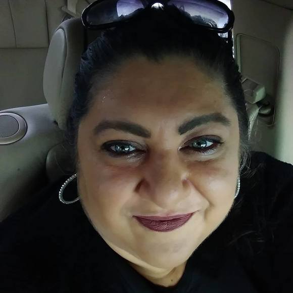 Profile Picture of Shawntelle Western (@shawntelle_w) on Poshmark