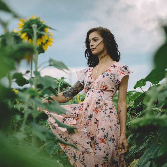 Profile Picture of Danielle Marrone (@dtmarrone) on Poshmark