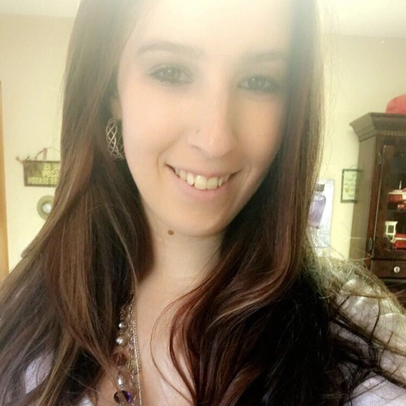 Jessica Maslonka - Poshmark Profile Picture of Jessica Maslonka (@jessicamaslonka) on Poshmark