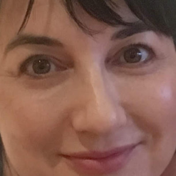 Eva Popova - Poshmark Profile Picture of Eva Popova (@elekoutovich) on Poshmark