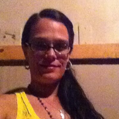 Profile Picture of Renee Kern (@renee_kern) on Twitter
