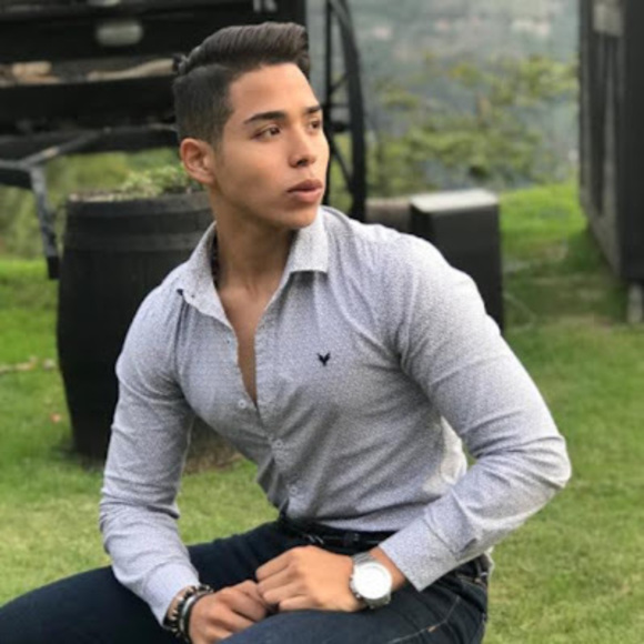 Profile Picture of Marcos Acosta (@antonio04gmsr) on Poshmark