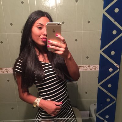 Profile Picture of Lucia Morel (@LuciaMorel17) on Twitter