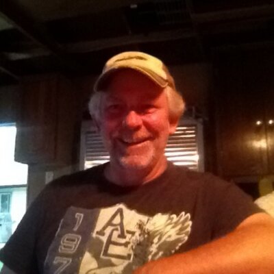 Profile Picture of Tom Rosendahl (@dsgrosie) on Twitter