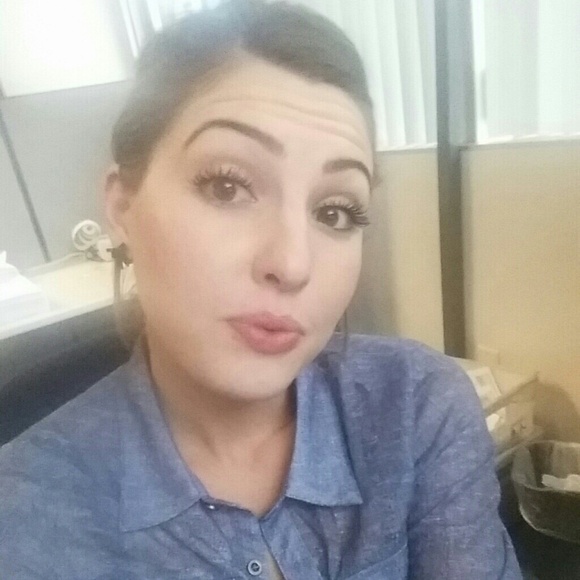 Profile Picture of Kelly Vaughn (@kellster89) on Poshmark