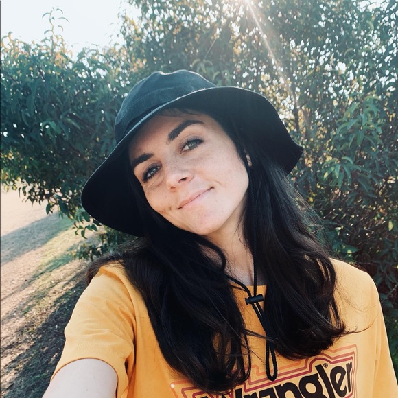 Profile Picture of Mary Vincenti (@mcvincenti) on Poshmark
