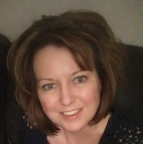 Profile Picture of Kim Layne-ransom (@kimr5) on Poshmark