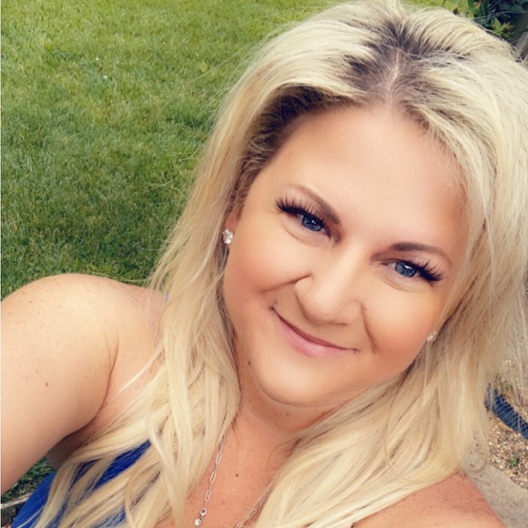 Profile Picture of Trish Ciardulli (@tcrain77) on Poshmark