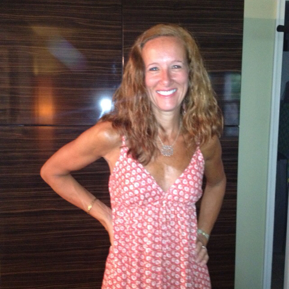 Profile Picture of Samantha Acaster (@samacaster) on Poshmark