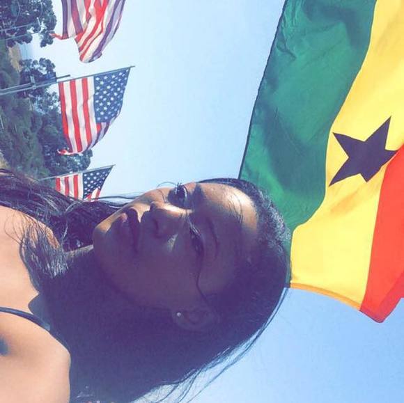 Profile Picture of Tiffany Lamptey (@tiffloveu) on Poshmark