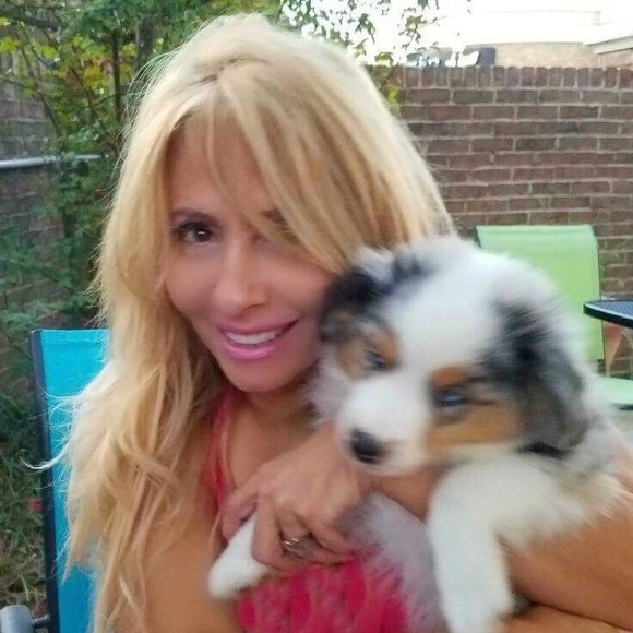 Profile Picture of Joann Nofal (@hairfusion12) on Poshmark