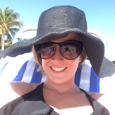 Profile Picture of Aileen Holmes (@AileenHolmes19) on Twitter