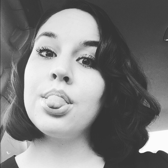 Profile Picture of Joann Zappulla (@jofacez) on Poshmark