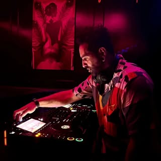 Profile Picture of Mark Guzmán (@markguzmandj) on Instagram