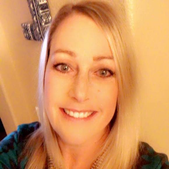 Profile Picture of Tamara Ludwig (@tamaraf14) on Poshmark