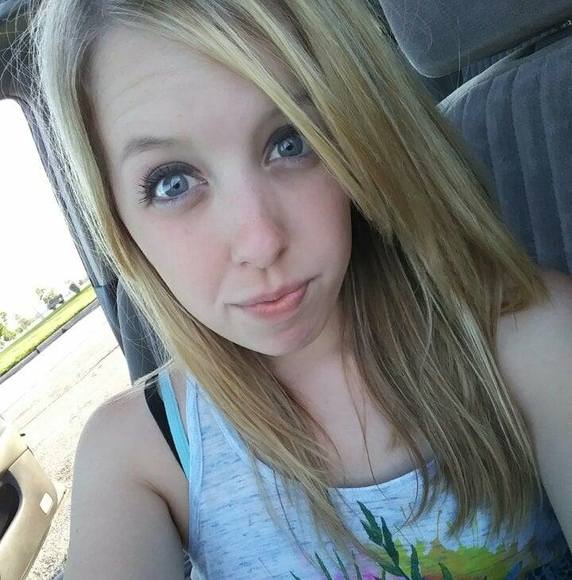 Profile Picture of Caitlyn Ruffolo (@caityr18) on Poshmark