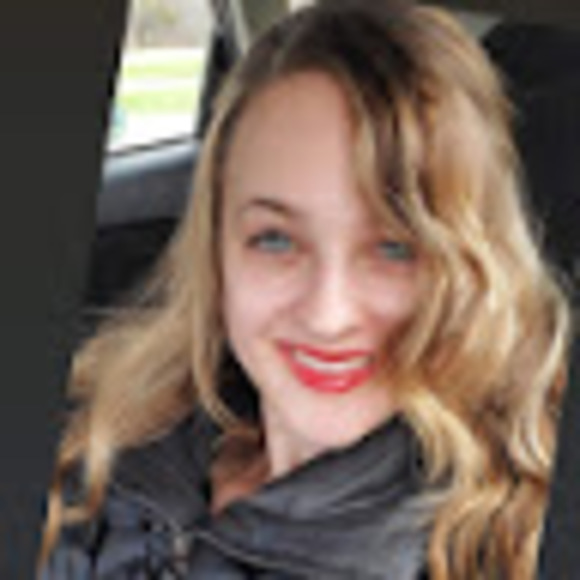 Profile Picture of Julia Wasik (@jwasik2) on Poshmark