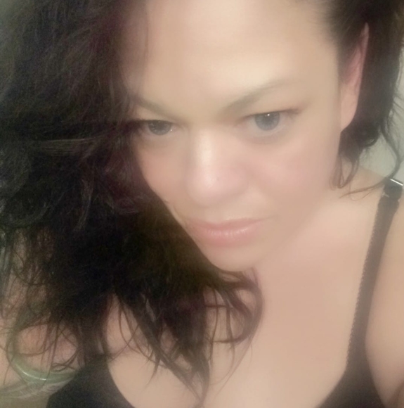 Profile Picture of Tisra Amper-wichman (@tisamper) on Poshmark