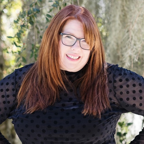 Profile Picture of Melanie Mcmurrain (@mmcmurrain) on Poshmark