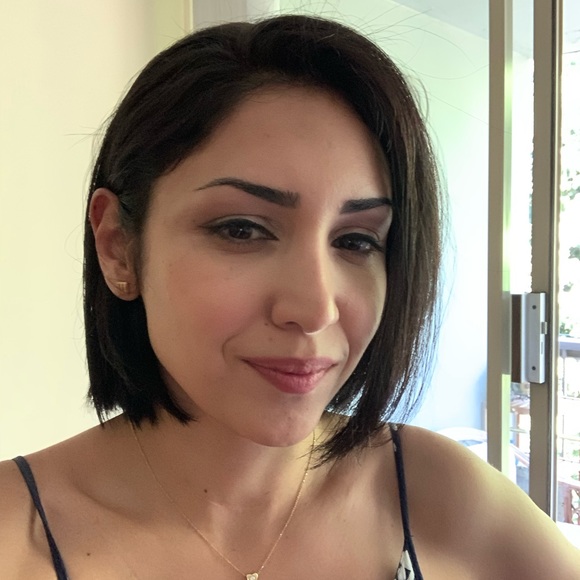 Profile Picture of Niki Shahnavaz (@nikishahnavaz) on Poshmark