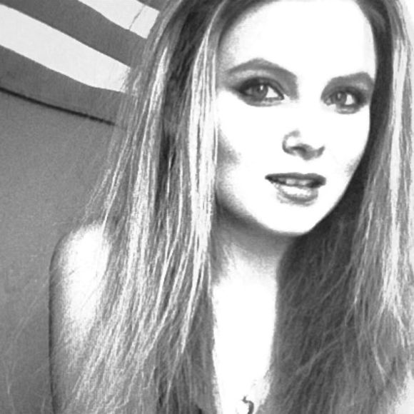 Profile Picture of Michaela King (@michaela_king) on Poshmark