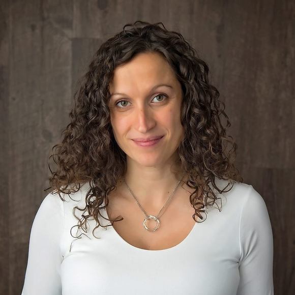 Profile Picture of Dominique Simoneau-ritchie (@dominiquesrcan) on Poshmark