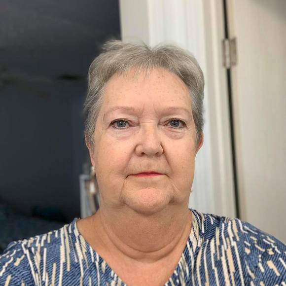 Profile Picture of Beverly Kingrey (@beverlykingrey) on Poshmark