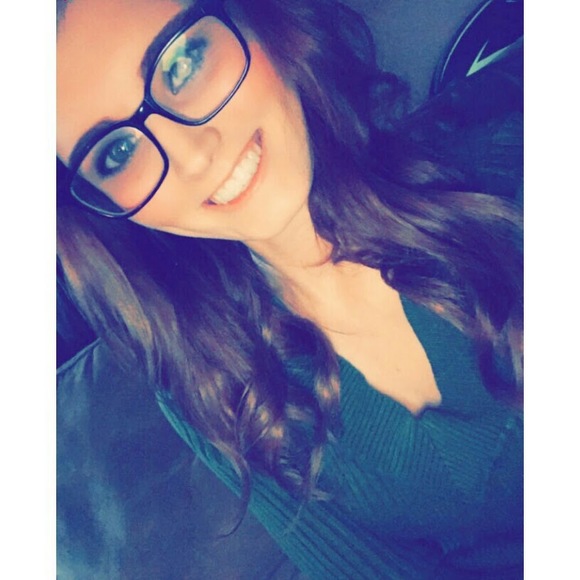 Profile Picture of Christina Rosdahl (@lostgotfound) on Poshmark